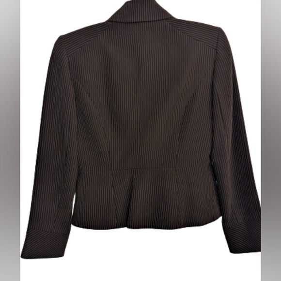 EUC Tahari Arthur S. Levine pinstripe double breasted jacket hits at hip 4P - Picture 3 of 9